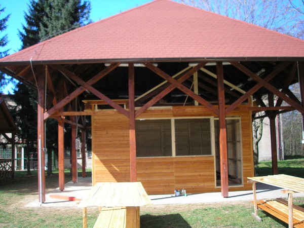 Duben 2012